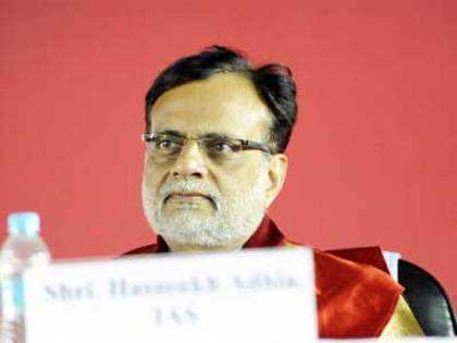 Govt appoints Hasmukh Adhia as new financial services secretary