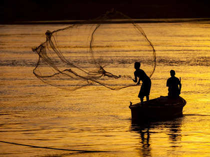 Gujarat government extends fishing ban till August 15; Congress opposes