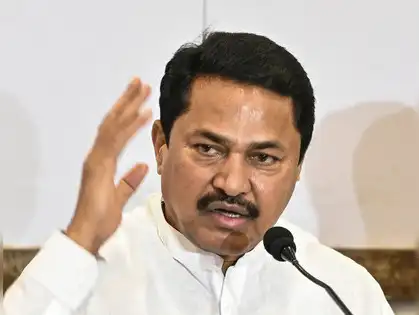 Congress MLA Nana Patole climbs speaker's podium, suspended from assembly for a day