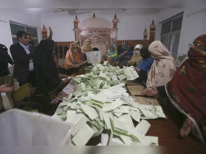 Independent observer monitoring Pakistan elections highlight grey areas in poll process