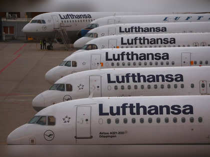 Lufthansa plans another airline to cut labour costs