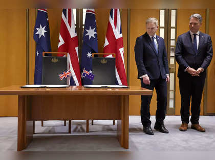 Australia, Britain sign defence cooperation agreement