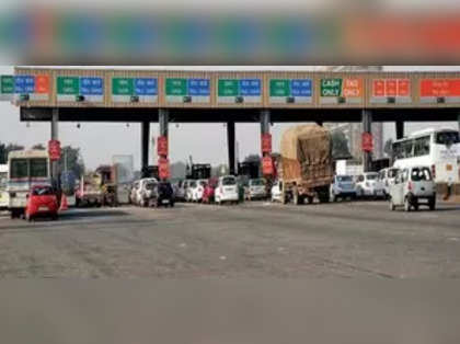 Government to live monitor 100 toll plazas to ease congestion