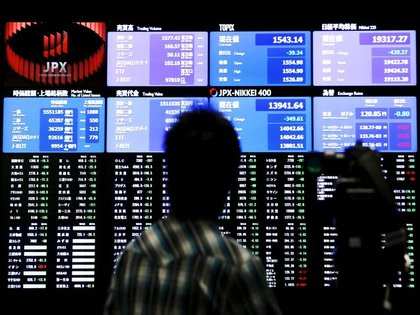 Nikkei falls amid profit taking and oil stock selloff