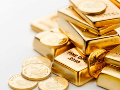 Gold prices dip Rs 175 on reduced offtake
