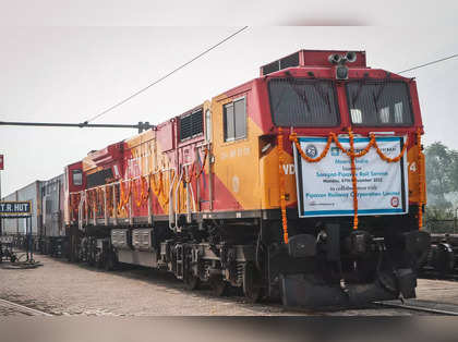 Maersk flags off weekly rail service from Sonipat to Gujarat