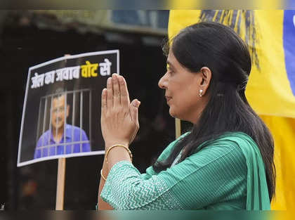 Delhi HC orders Sunita Kejriwal to take down video recording of court proceedings in excise policy case