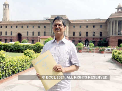 Former IPS officer Amitabh Thakur to float new political party ahead of UP polls