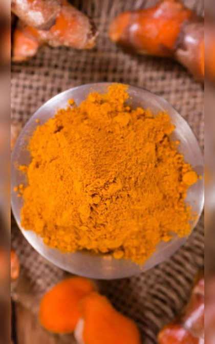 How to use turmeric for a revitalised scalp?