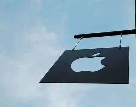 US stocks dip ahead of Apple launch, Fed report