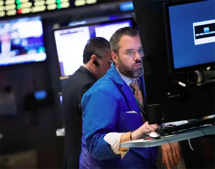 Global stocks, sterling skid as Brexit vote agonisingly close