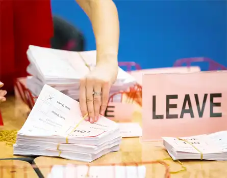 'Leave' camp leads in early Brexit referendum count