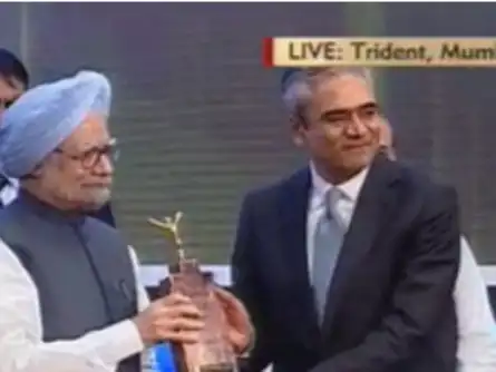 Anshu Jain presented the Global Indian of the Year Award by PM