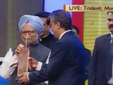 PM presents Devi Prasad Shetty with Entrepreneur of the Year Award