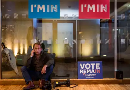 Lambeth, votes to '<a href="https://twitter.com/hashtag/Remain?src=hash" data-query-source="hashtag_click" class="twitter-hashtag pretty-link js-nav" dir="ltr">Remain</a>'; Belfast East votes '<a href="https://twitter.com/hashtag/Leave?src=hash" data-query-source="hashtag_click" class="twitter-hashtag pretty-link js-nav" dir="ltr">Leave</a> '