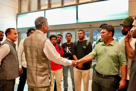 Ambassador of India to Oman interacts with 20 rescued crew members of MT Jalveer