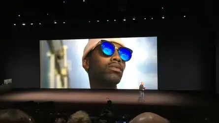 Phil Schiller is demonstrating one of the traditional advantages of a higher-end camera: bokeh, or shallow depth of field, or that “blur” you get behind someone when you take their picture with a nice DSLR.#AppleEvent