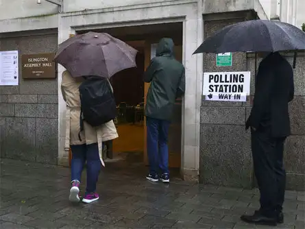 A low turnout is likely to benefit the "Leave" side, however the general expectation is of a bigger turnout than the 2015 general election which was around 66 per cent.