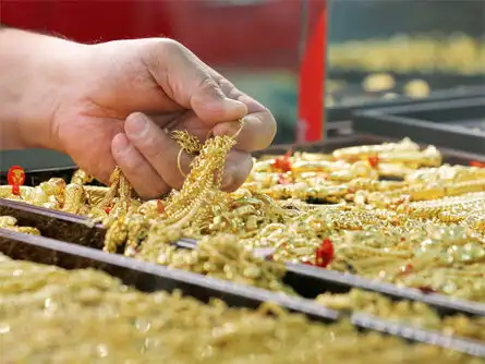 Gold tops Rs 32,000, zooms Rs 1,944 on Brexit