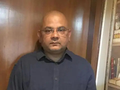 can i buy yes bank share now