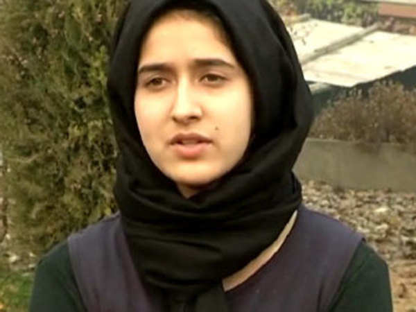 600px x 450px - Teenage girl makes Kashmir proud, innovates Namda rolling machine - The  Economic Times Video | ET Tv