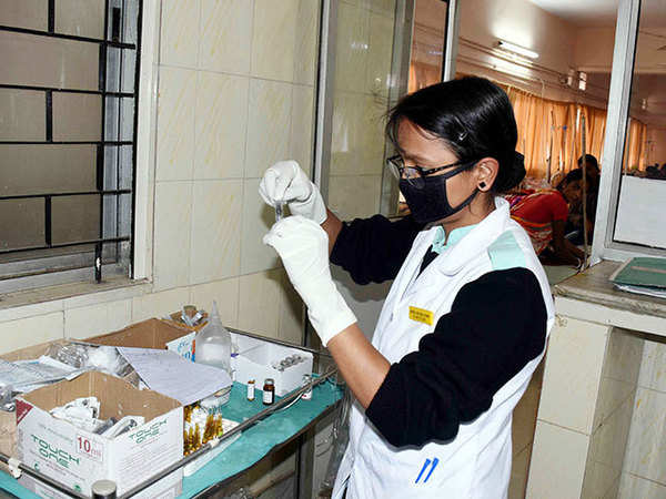 covid India cases: COVID-19: India adds 45,951 cases, 817 fresh fatalities  - The Economic Times