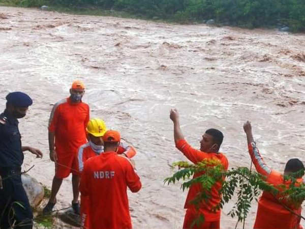 2 dead, 10 missing, 20 stranded in Himachal flash-floods