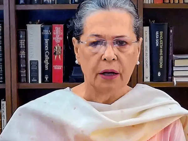 Sonia Gandhi covid news: Congress president Sonia Gandhi tests positive for  Covid 19 - The Economic Times