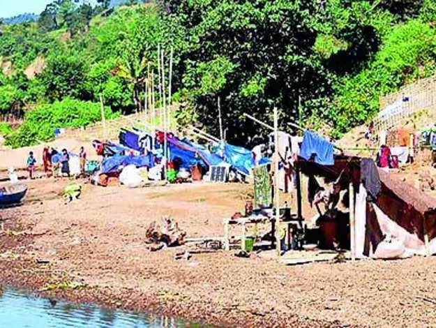 Amid fresh fighting, 1,500 more from Myanmar take refuge in Mizoram