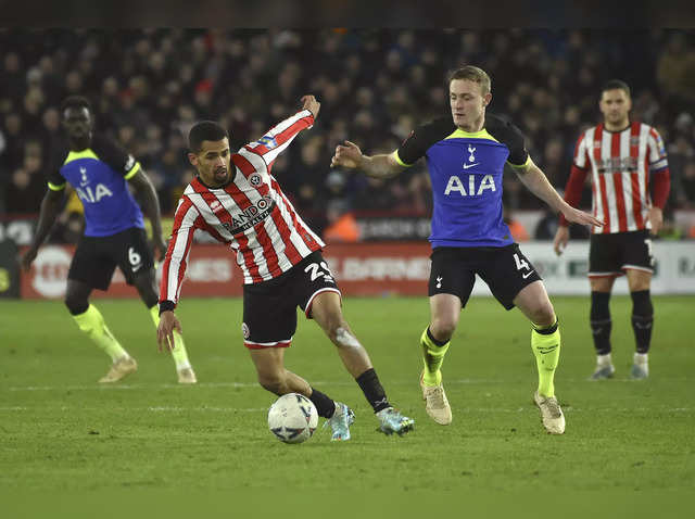 FA Cup draw in full: Arsenal meet Liverpool while Newcastle clash with  Sunderland in headline fixtures | Evening Standard