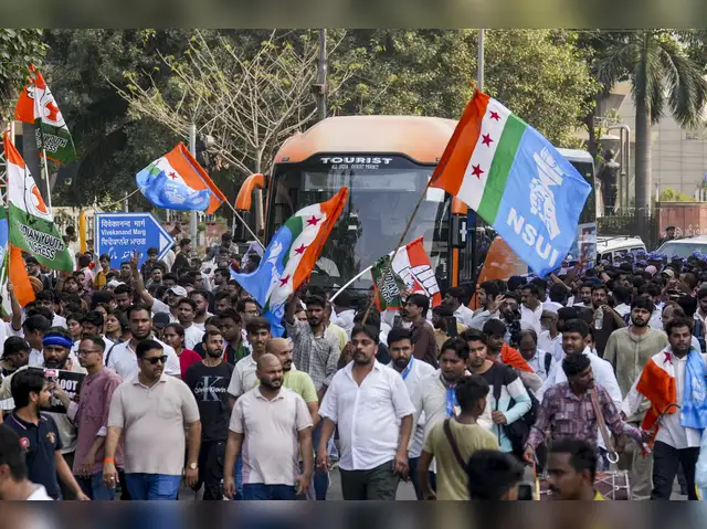 Delhi Traders Report Festive Season Losses Amid Protests, Seek Measures to Protect Businesses