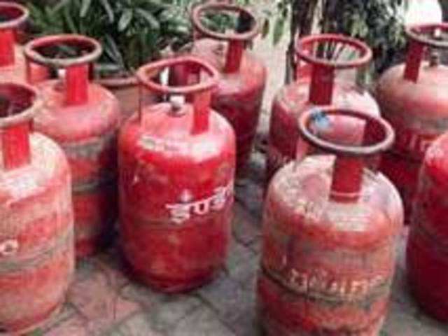 Government Mulls 2 Kg Lpg Cylinders Starts E Booking For