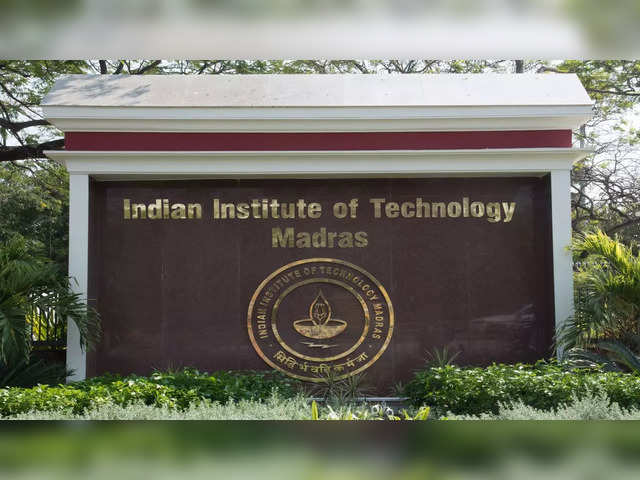 What is the average fee structure for doing an MSc through IIT