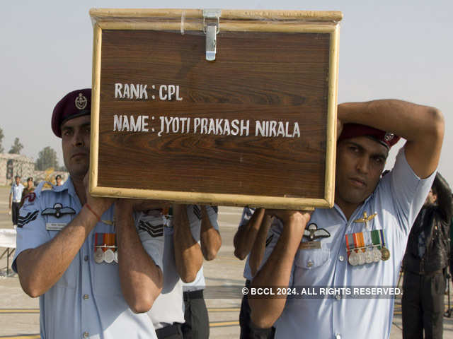 File:A Garud Commando being awarded on Air Force day 2019.jpg - Wikipedia