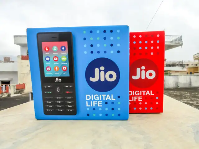 Jio Phone Reliance Set To Relaunch Jiophone To Cash In On Rise In Usage The Economic Times