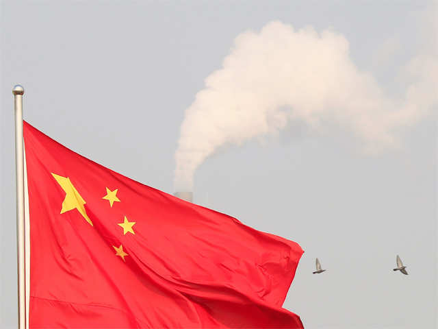 china's economy grows 6.9% in 2015, slowest pace in 25 years - the economic times