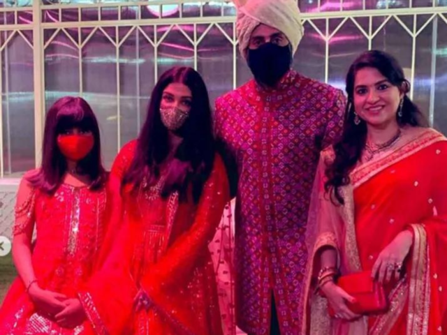 Aishwarya Rai Bachchan and Aaradhya arrive at Radhika Merchant, Anant  Ambani's engagement. See pics: | Filmfare.com