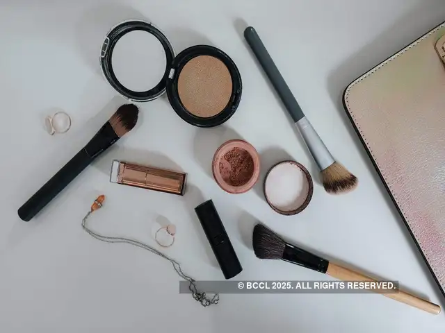 Make Up Influencers Are A Rage On Indian Social Media Notching Up Followers And Making Good Money The Economic Times Makeup artist india, mumbai, maharashtra. make up influencers are a rage on