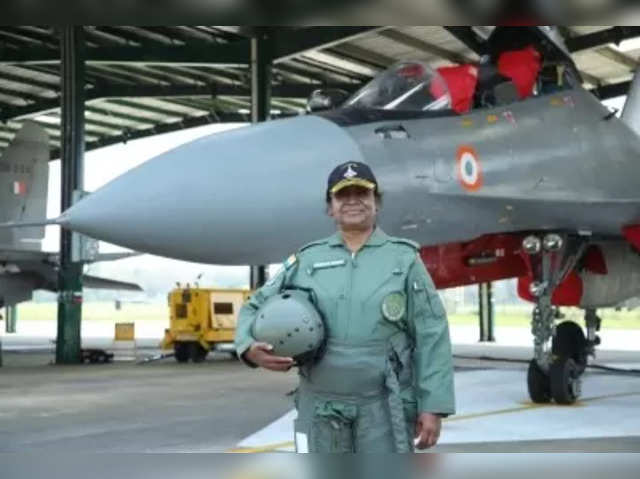 president murmu takes a historic sortie in a sukhoi 30 mki fighter aircraft in assams tezpur