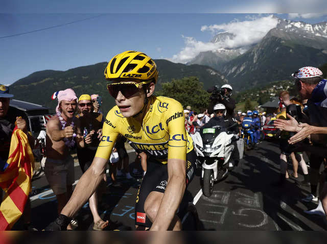 Take home the yellow jersey in Tour de France 2023 and Pro