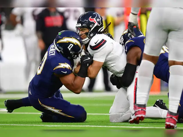 Houston Texans vs Los Angeles Chargers: Texans earn third consecutive  playoff berth with 20-16 victory over Chargers; check key moments - The  Economic Times