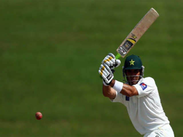 Misbah ul Haq equals Viv Richards record of fastest 100 in Tests ...