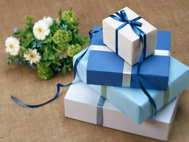 Holiday Gift Guide: 11 Gift Ideas for the Season! | Nestasia