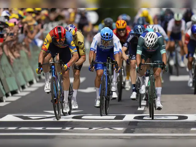 Technology news and reviews image