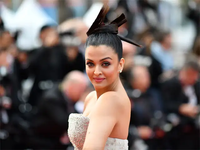 cannes: High on fashion: Deepika Padukone glitters in shades of green,  walks Cannes red carpet again - The Economic Times