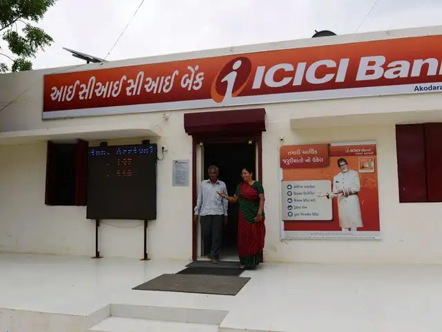 Icici Bank Ltd Icici Bank Reports First Quarterly Loss At Rs 120