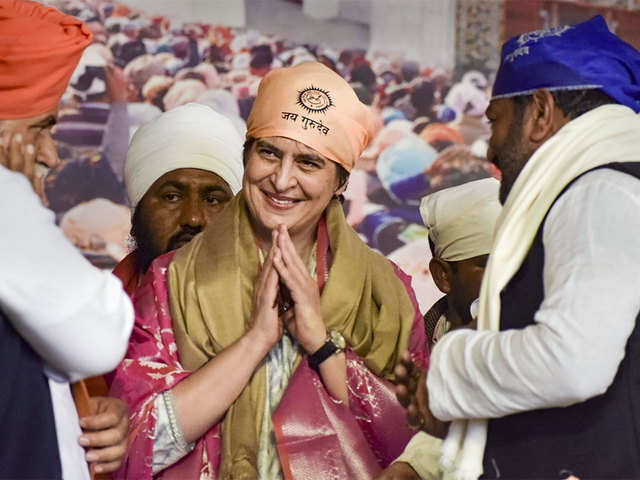 Priyanka Gandhi offers prayers at Ravidas temple in Varanasi, says ...