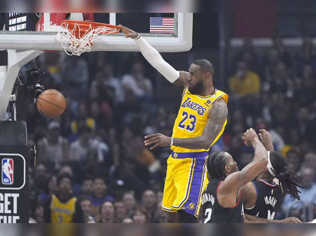 LeBron James leads epic Lakers fightback to beat Clippers The Economic Times