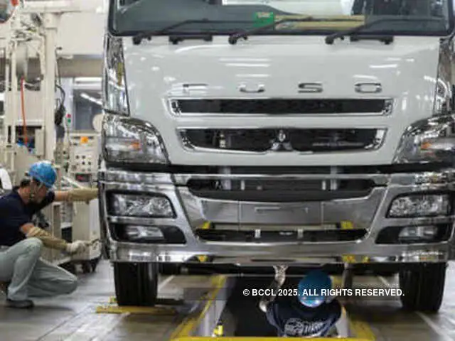 Daimler India Losses Halve In Fy20 Co Reports 21 Rise In Operating Profit The Economic Times Know models, prices, variants, colors, etc. daimler india losses halve in fy20 co