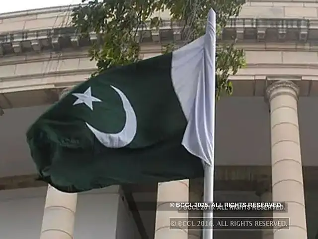 Cash Strapped Pakistan Eying Imf Bailout The Economic Times